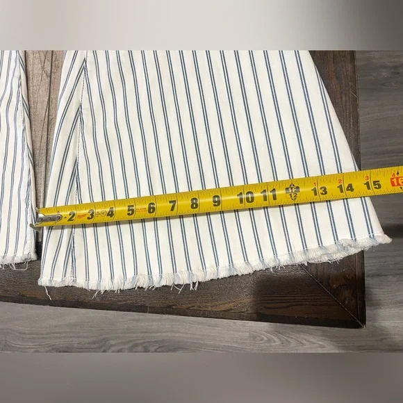 Kancan striped bell High Rise Super Striped Stretch jeans Women’s Size 5/26 NWT - Picture 8 of 11